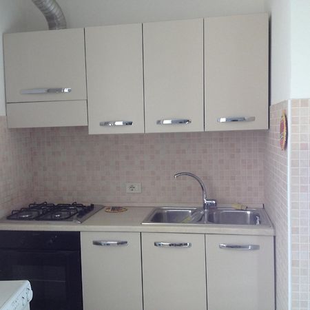Residence Villa Carmen Fronte Mare A 50 Mt Пьетра-Лигуре Экстерьер фото