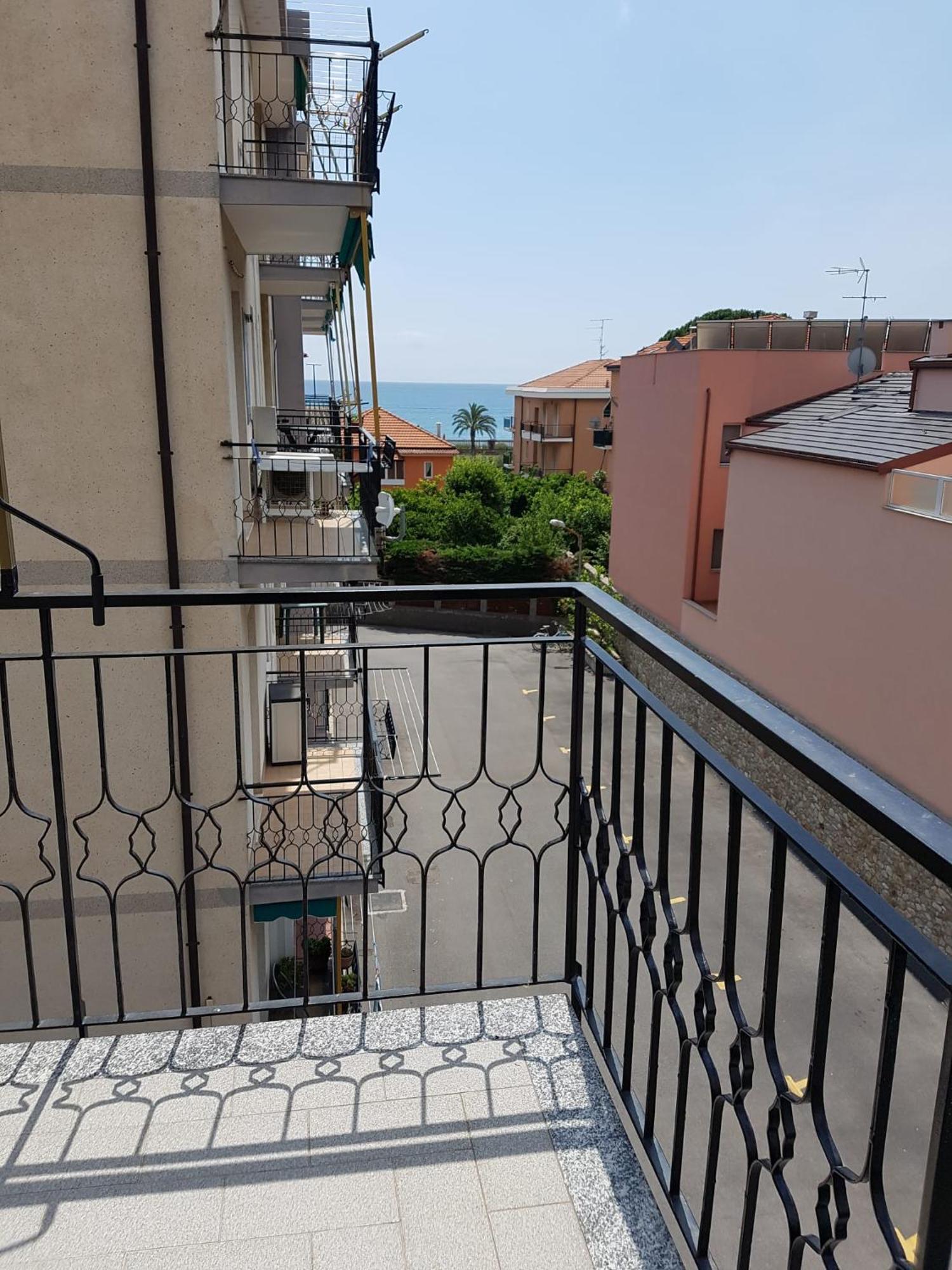 Residence Villa Carmen Fronte Mare A 50 Mt Пьетра-Лигуре Экстерьер фото