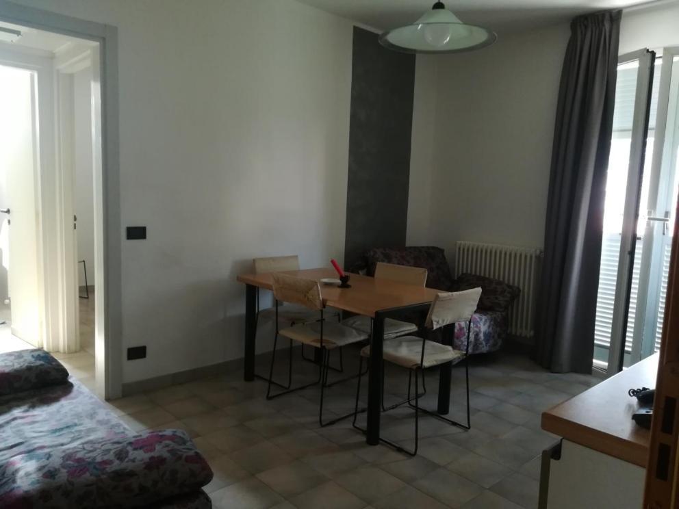 Residence Villa Carmen Fronte Mare A 50 Mt Пьетра-Лигуре Экстерьер фото